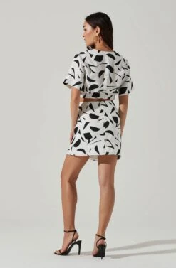 Nirina Abstract Print Mini Skirt -Sun Gaia Dresses Shop ACS9087 BLACKABSTRACT 1