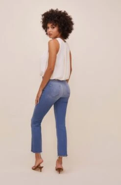 Georgina Sleeveless V Neck Top 11 Georgina Sleeveless V Neck Top -Sun Gaia Dresses Shop ACT16608 IVORY 61