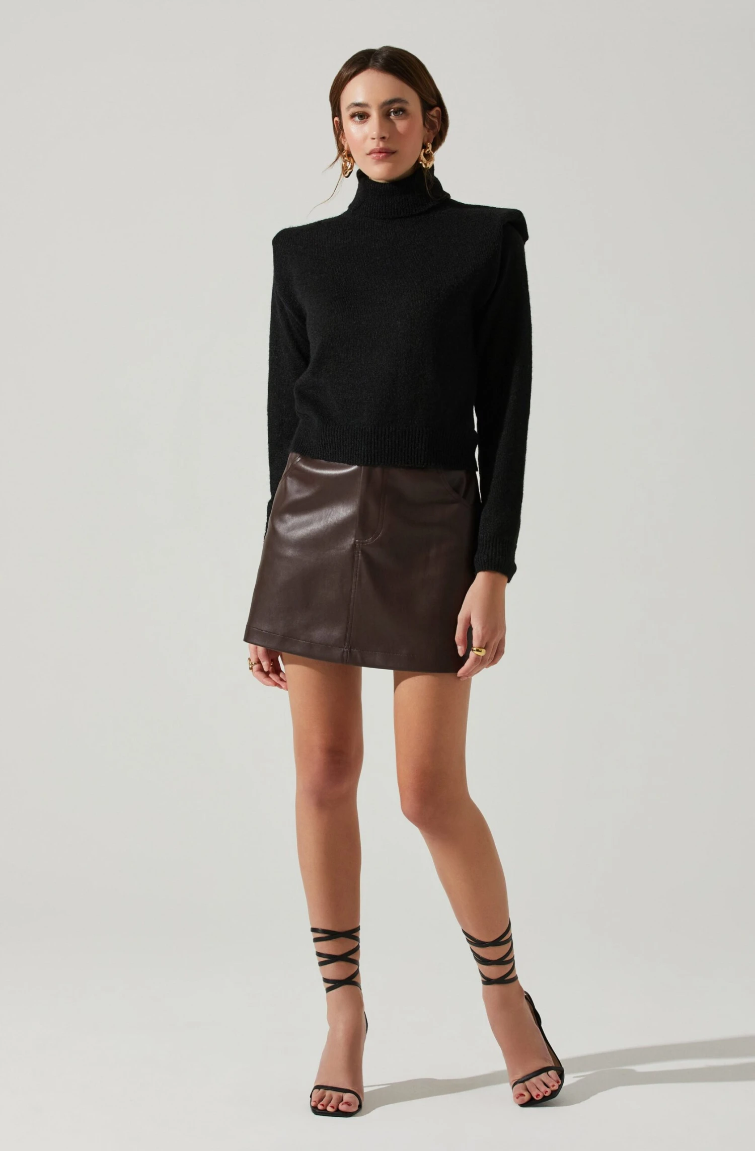 Daleyza Padded Shoulder Turtleneck Sweater 4 Daleyza Padded Shoulder Turtleneck Sweater - Image 2