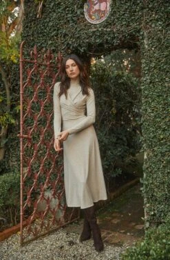 Delancy Open Back Long Sleeve Midi Dress 25 Delancy Open Back Long Sleeve Midi Dress -Sun Gaia Dresses Shop ASTR FALL22 PT2 1797