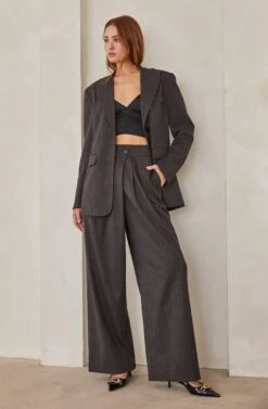 Boyfriend Pleated Criss-Cross Waist Pants 13 Boyfriend Pleated Criss-Cross Waist Pants -Sun Gaia Dresses Shop ASTR FALL23 ASSETS 0780
