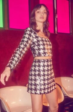 Darby Sequin Houndstooth Mini Skirt -Sun Gaia Dresses Shop ASTR HOL22 SKATE 1239