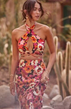 Adonia Floral Halter Top 11 Adonia Floral Halter Top -Sun Gaia Dresses Shop ASTR SUMMER23 1340