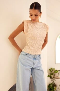 Jorja Textured Sleeveless Top -Sun Gaia Dresses Shop ASTR 06072023 FALLINSIDE 5686