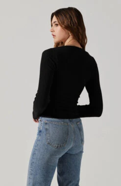 Long Sleeve Cupped Bust Knit Top 13 Long Sleeve Cupped Bust Knit Top -Sun Gaia Dresses Shop AT17996 BLACK 6