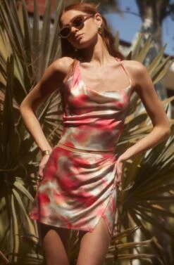 Triana Abstract Print Halter Crop Top -Sun Gaia Dresses Shop MAY MathchingSets 3